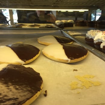 Bea's Bakery - Black and White Cookies, plus cupcakes on the side - Bakeries Near Me - Tarzana, California
