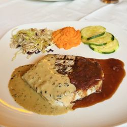 Le Refuge Restaurant - Seared Tuna