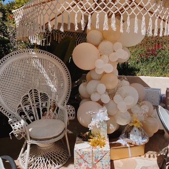 Mikii's On Del Mar - Balloon Services Near Me - San Clemente, California Mikii's On Del Mar - Balloon Services Near Me - San Clemente, California