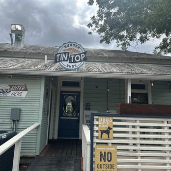 Tin Top Burger Shop - Burgers Near Me - New Braunfels, Texas Tin Top Burger Shop - Burgers Near Me - New Braunfels, Texas