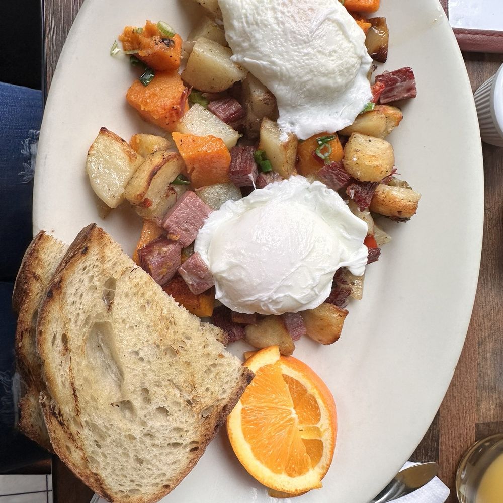 Americana - CORNED BEEF HASH (gluten free) - New American Near Me - Seattle, Washington