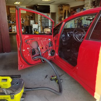 Low Cost Auto Glass - Window getting replaced - Auto Glass Services Near Me - Montclair, California Low Cost Auto Glass - Window getting replaced - Auto Glass Services Near Me - Montclair, California