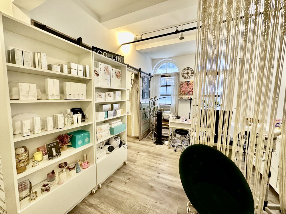 I Brow & Beauty Studio Logo