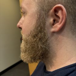 Weldon Barber - Hair style and beard trim