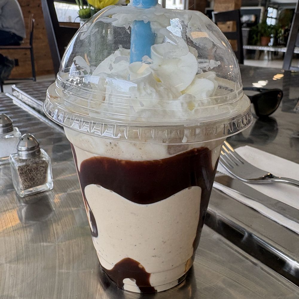 Del's Roadside Kinderhook - Top of the Mornin' boozy shake. - Burgers Near Me - Kinderhook, New York Del's Roadside Kinderhook - Top of the Mornin' boozy shake. - Burgers Near Me - Kinderhook, New York