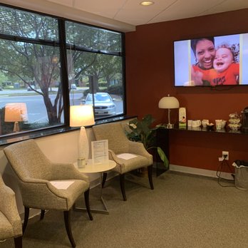 Hearing Doctors - Fairfax - Reception area - Audiologist Near Me - Fairfax, Virginia