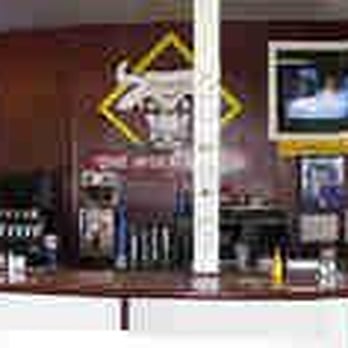 Mike's at the Crossroads - American Near Me - Cotati, California