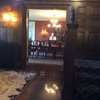 Ivy Lodge Bed and Breakfast - Hotels Near Me - Newport, Rhode Island