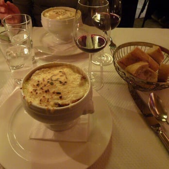 Le Valois - Onion Soup - French Near Me - Paris, 75