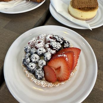 Canani Coffee - Fruit tart Biscoff cheesecake croissant sandwich - Coffee & Tea Near Me - Pomona, California