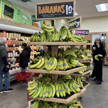 Trader Joe's - a display of bananas - Grocery Near Me - Brooklyn, New York Trader Joe's - a display of bananas - Grocery Near Me - Brooklyn, New York
