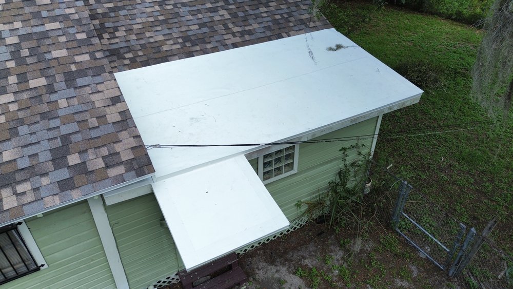 Slide of Gecko Roofing Pros