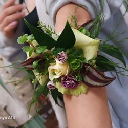 Petals by P - Unique, hand crafted floral jewels