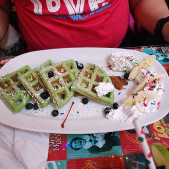 Elf’d Up - Pop-Up Restaurants Near Me - Chicago, Illinois