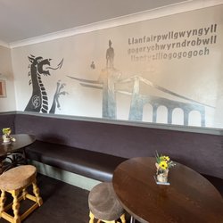 Tafarn Ty Gwyn - Lounge area near entrance