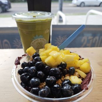 Playa Bowls - Agai blueberry bowl with mango and matcha green smoothie - Juice Bars & Smoothies Near Me - Gainesville, Florida Playa Bowls - Agai blueberry bowl with mango and matcha green smoothie - Juice Bars & Smoothies Near Me - Gainesville, Florida