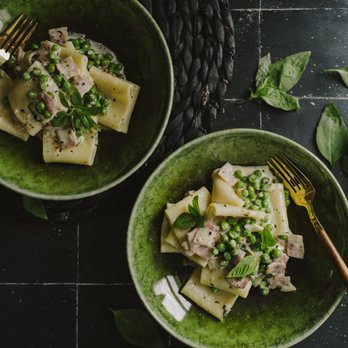 Jennie's Kitchen NYC - two bowls of pasta with peas and meat - Food Delivery Services Near Me Jennie's Kitchen NYC - two bowls of pasta with peas and meat - Food Delivery Services Near Me