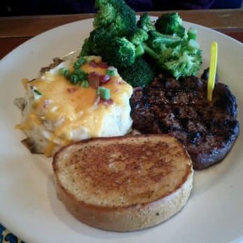 Chili's - Sirloin steak and mash - American Near Me - Turlock, California