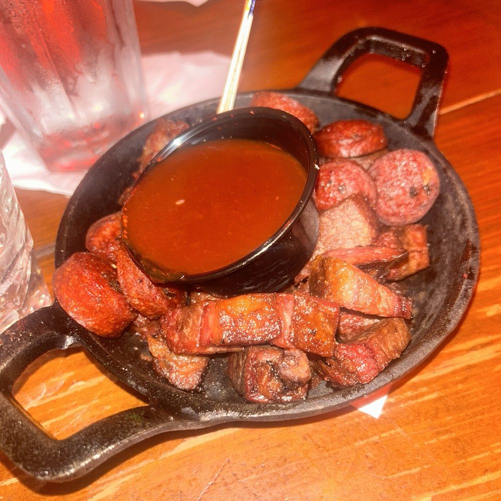 Vinny McGuire's - Trash ( sausage and pork trimmings) - Pizza Near Me - Destin, Florida Vinny McGuire's - Trash ( sausage and pork trimmings) - Pizza Near Me - Destin, Florida