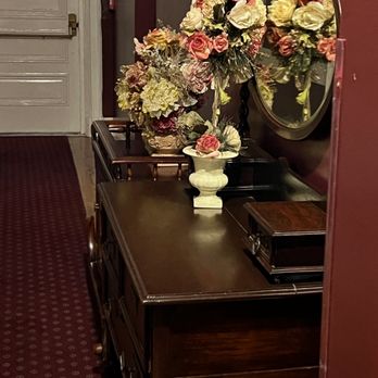 Queen Anne Hotel - Hallway - Hotels Near Me - San Francisco, California Queen Anne Hotel - Hallway - Hotels Near Me - San Francisco, California