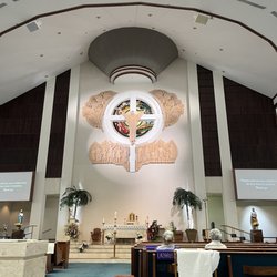 St Thomas Aquinas Catholic Church - Inside