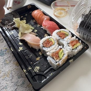 Yoma Cafe - Nigiri Nigiri Combo Set - Japanese Curry Near Me - San Francisco, California Yoma Cafe - Nigiri Nigiri Combo Set - Japanese Curry Near Me - San Francisco, California