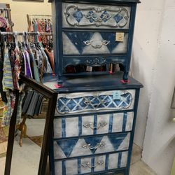 Not So Shabby Consignment Furniture & Decorating