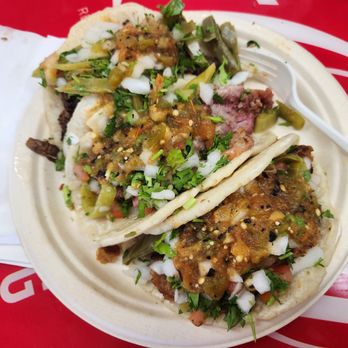 Los Cinco Puntos - Carnitas and chicharron tacos - Mexican Near Me - Los Angeles, California Los Cinco Puntos - Carnitas and chicharron tacos - Mexican Near Me - Los Angeles, California