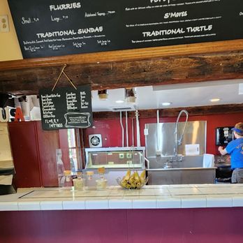 Popey's Ice Cream Shoppe - ice cream pricing - Ice Cream & Frozen Yogurt Near Me - Morris, Connecticut