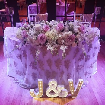 Flower Allie - Sweetheart Table - Florists Near Me - Fullerton, California