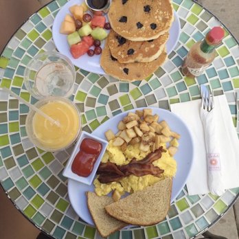 Rachel's Kitchen - Buttermilk Pancakes and 2 Eggs with Bacon - Breakfast & Brunch Near Me - Henderson, Nevada