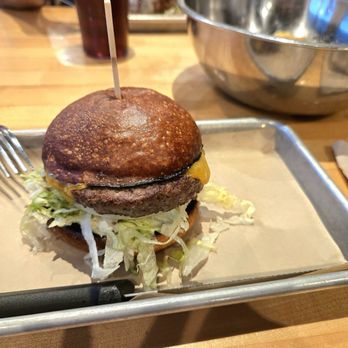 Hopdoddy Burger Bar - Classic Cheeseburger - Burgers Near Me - San Antonio, Texas