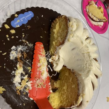 Nothing Bundt Cakes - Definitely not white chocolate raspberry that I ordered. - Bakeries Near Me - Issaquah, Washington Nothing Bundt Cakes - Definitely not white chocolate raspberry that I ordered. - Bakeries Near Me - Issaquah, Washington