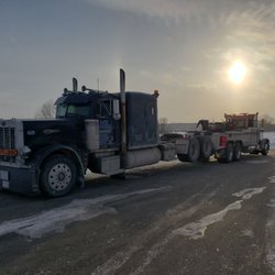 Del's Auto Repair - 25 ton towing a road tractor 200 miles home