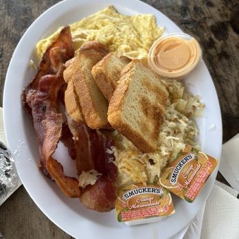 KING’S Breakfast & Burgers - Breakfast & Brunch Near Me - Pasadena, California