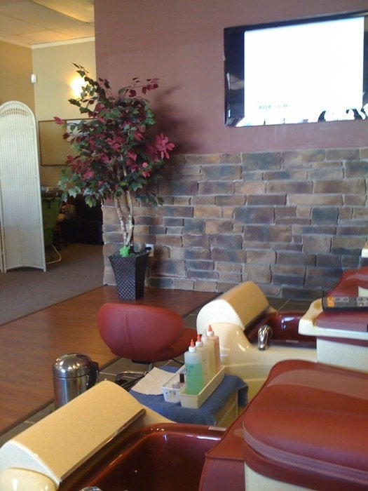 REGAL NAILS Updated August 2024 316 Indian Ridge Blvd, Mishawaka