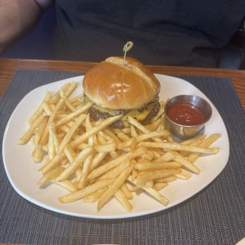Coast & Main Seafood and Chophouse - Burger - Desserts Near Me - Monroeville, Pennsylvania Coast & Main Seafood and Chophouse - Burger - Desserts Near Me - Monroeville, Pennsylvania