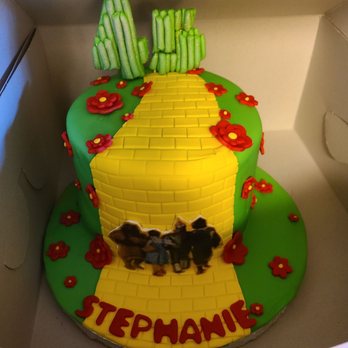 Kessa's Creations - Wizard of Oz cake!!! - Cupcakes Near Me