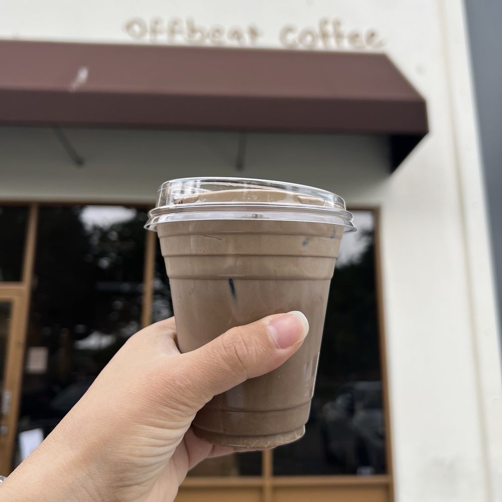 Double Hojicha iced latte. To. Die. For. Double Hojicha iced latte. To. Die. For.