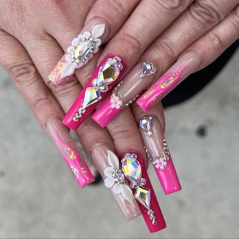 Vina's Nails - Nail Salons Near Me - Houston, Texas