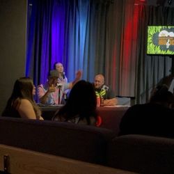KDNN-FM Island 98.5 - The Wake Up Crew