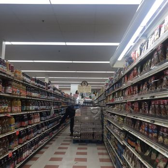 Market Basket - Whole pallets just left there for over 1 hour. - Grocery Near Me - Somerville, Massachusetts