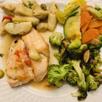 Pagliacci's Restaurant - Salmon Olivia with steamed veggies - Pizza Near Me - Plainville, Connecticut Pagliacci's Restaurant - Salmon Olivia with steamed veggies - Pizza Near Me - Plainville, Connecticut