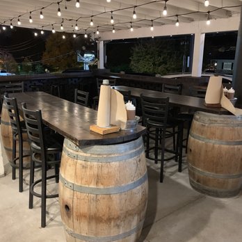 DAS BBQ - Exterior seating - Barbeque Near Me - Atlanta, Georgia