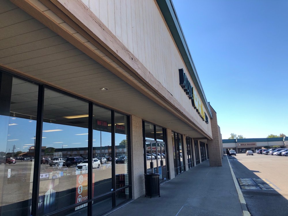 COCONUTS Updated October 2024 711 N Green River Rd, Evansville