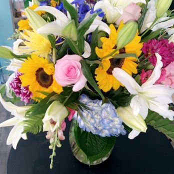 Amazing Flowers - Florists Near Me - Baypoint , California