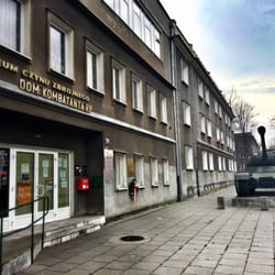 Muzeum Czynu Zbrojnego - Pewnie właściciel muzeum zaparkował ;)