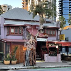 The Three Monkeys Coffee & Tea House