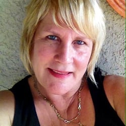 The Sassy Seale Hair Salon - This is the after pic of when I styled the cut. Just what I wanted.