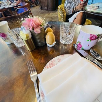 Little Hen - How cute is this China? - Breakfast & Brunch Near Me - Miami, Florida Little Hen - How cute is this China? - Breakfast & Brunch Near Me - Miami, Florida